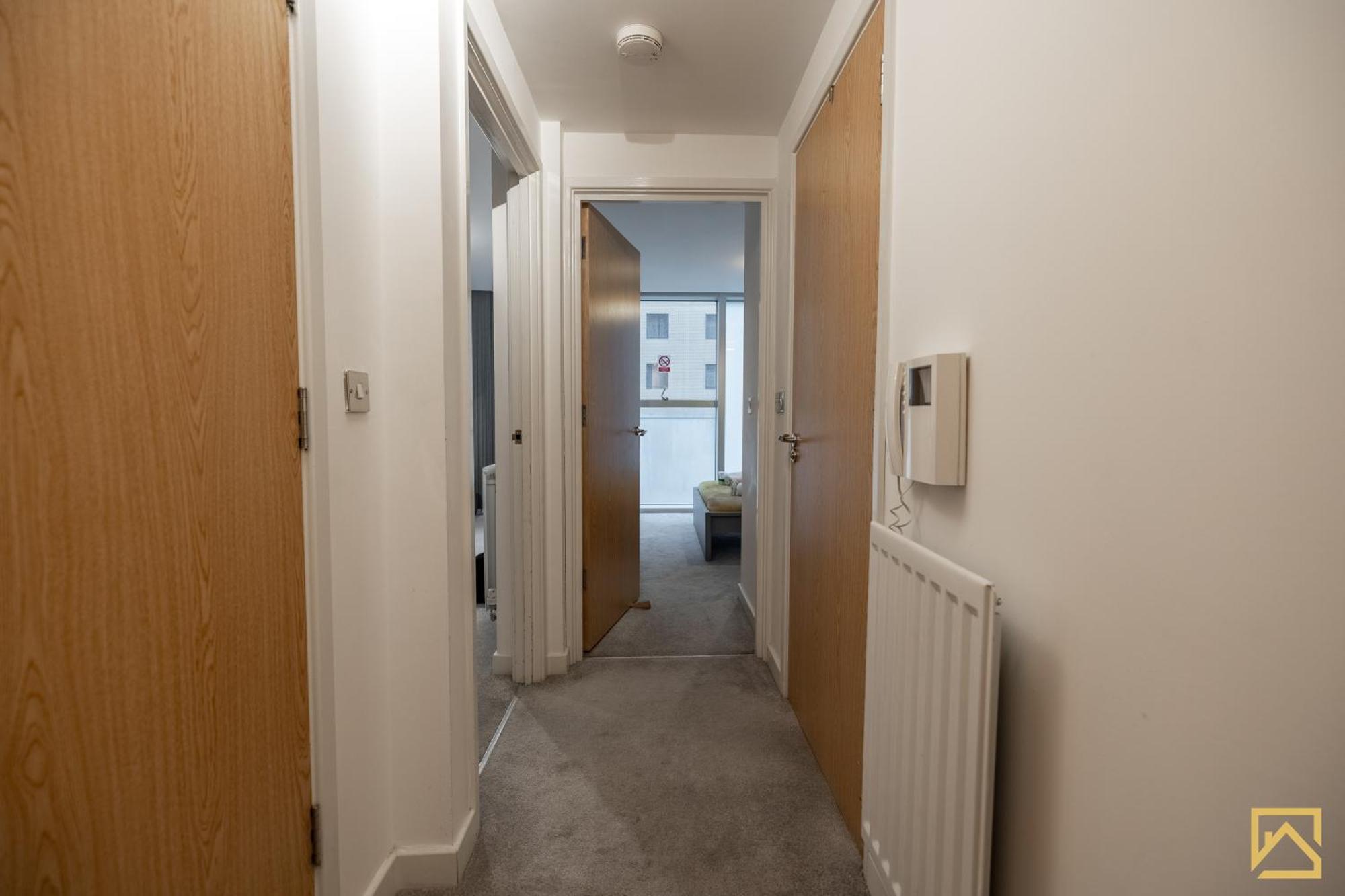 Modern 1 Bed In Central Mk, Free Parking, Smart Tv, Manhattan House By Valore Property Services Milton Keynes Extérieur photo